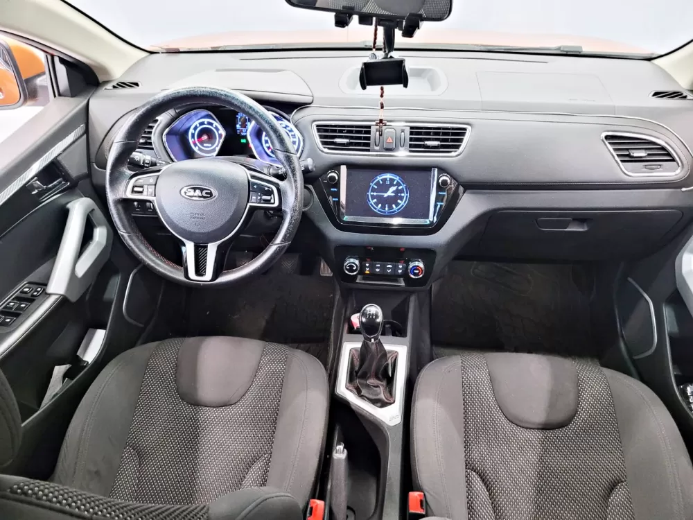 JAC T40