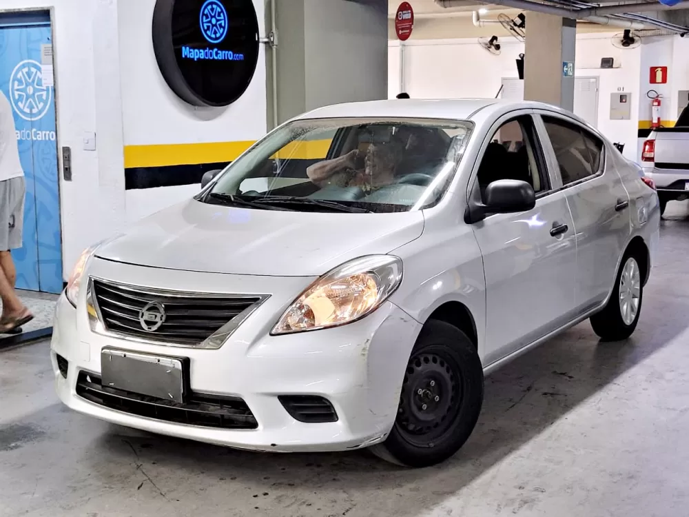 Nissan VERSA