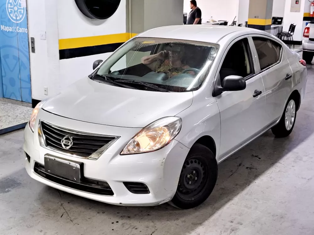 Nissan VERSA