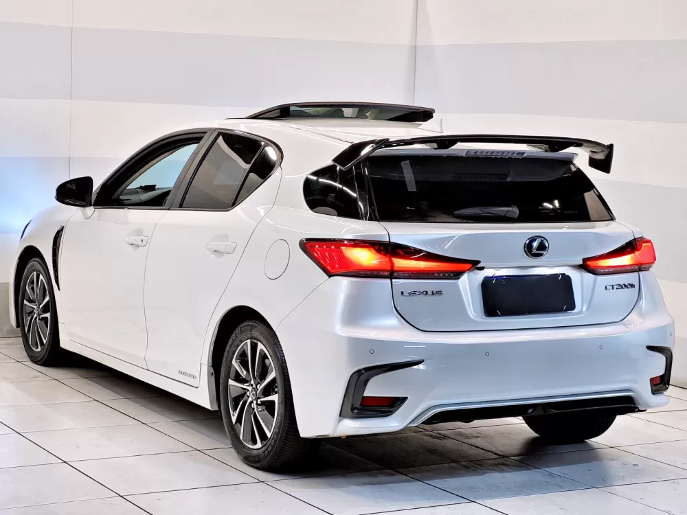Lexus CT200h