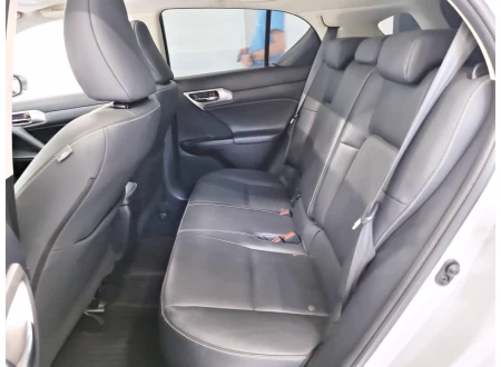 Lexus CT200h