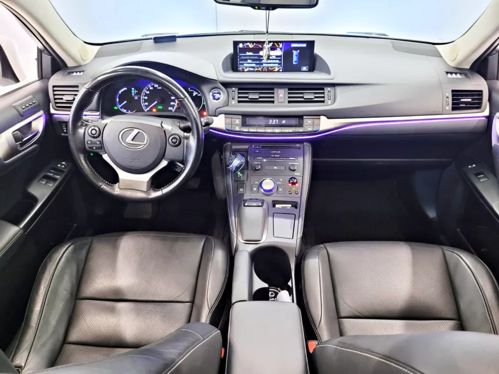 Lexus CT200h