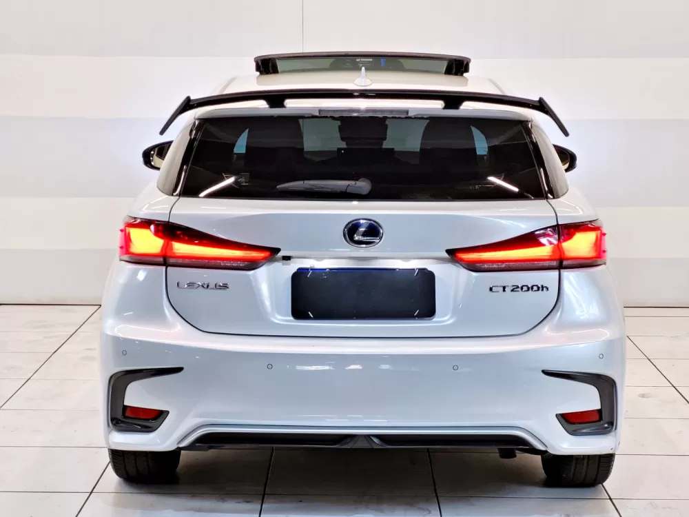 Lexus CT200h