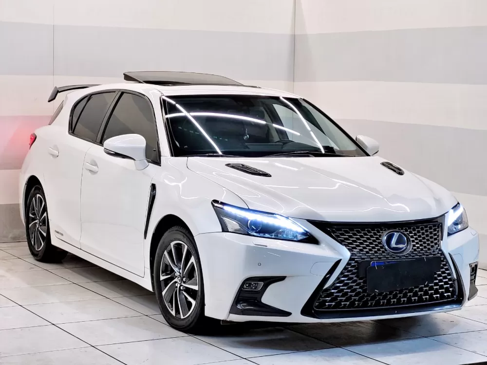 Lexus CT200h