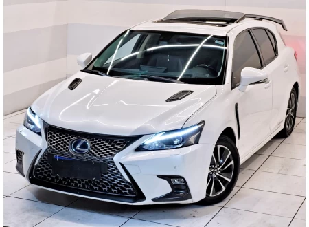 Lexus CT200h
