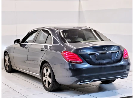 Mercedes-Benz C-200