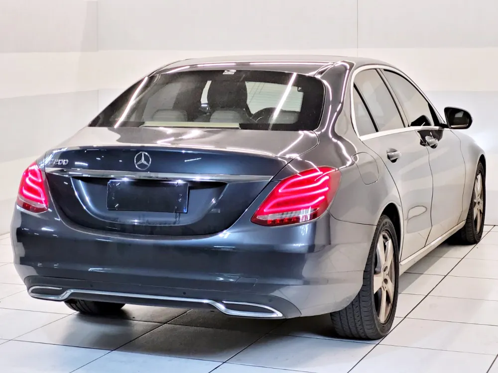 Mercedes-Benz C-200