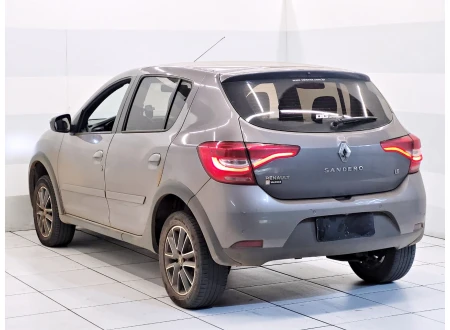 Renault SANDERO