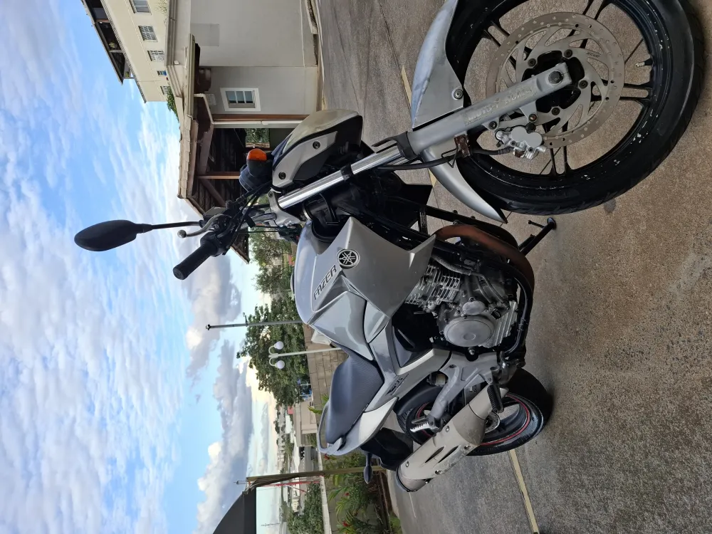 YAMAHA FAZER