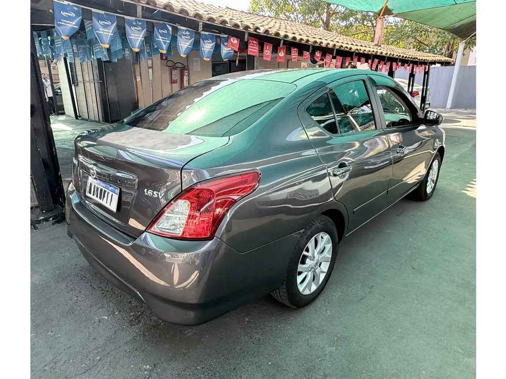 Nissan VERSA