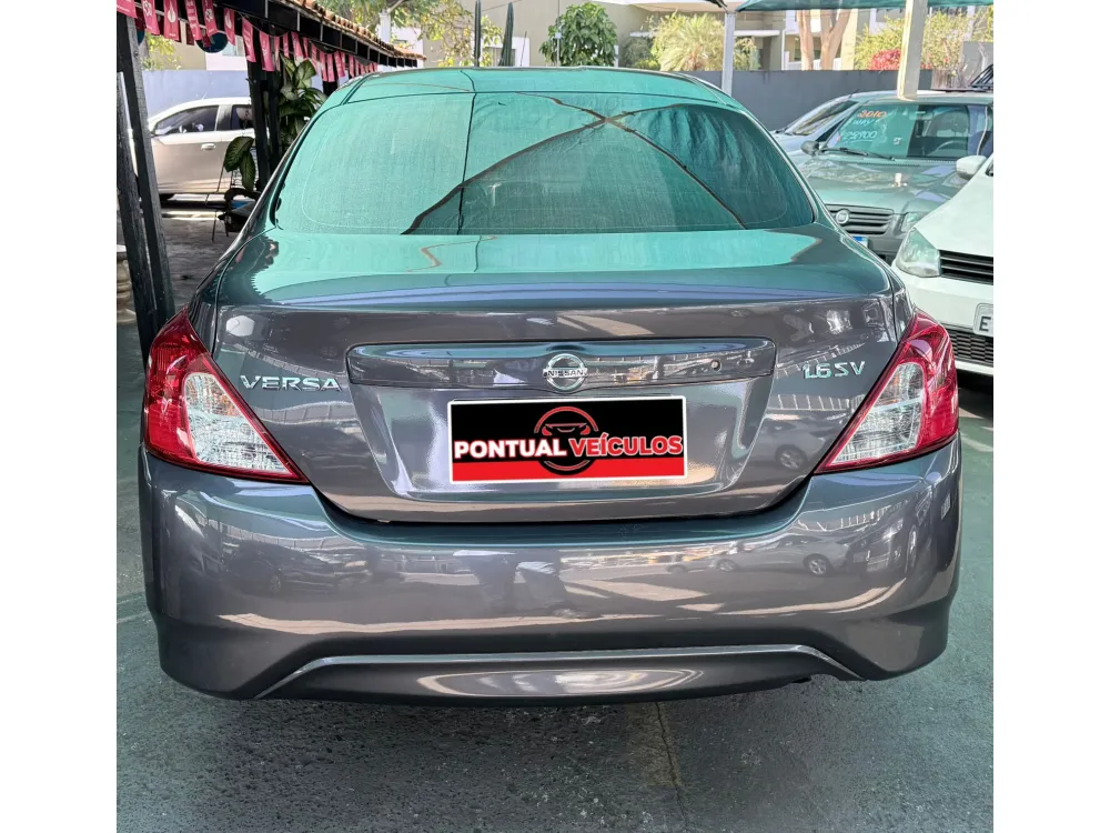 Nissan VERSA