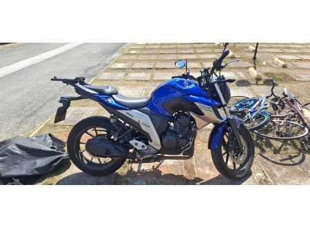 YAMAHA FZ25