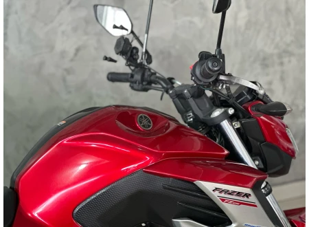 YAMAHA FZ25