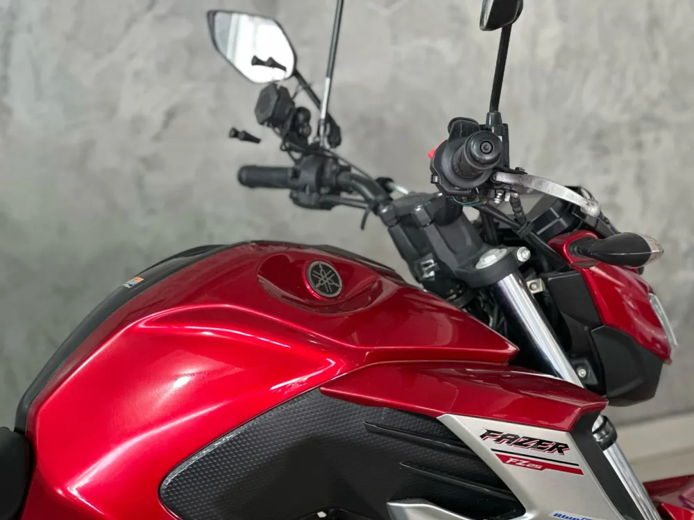 YAMAHA FZ25