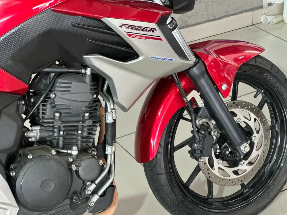 YAMAHA FZ25