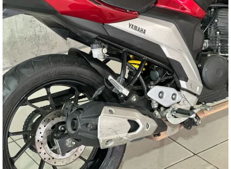 YAMAHA FZ25