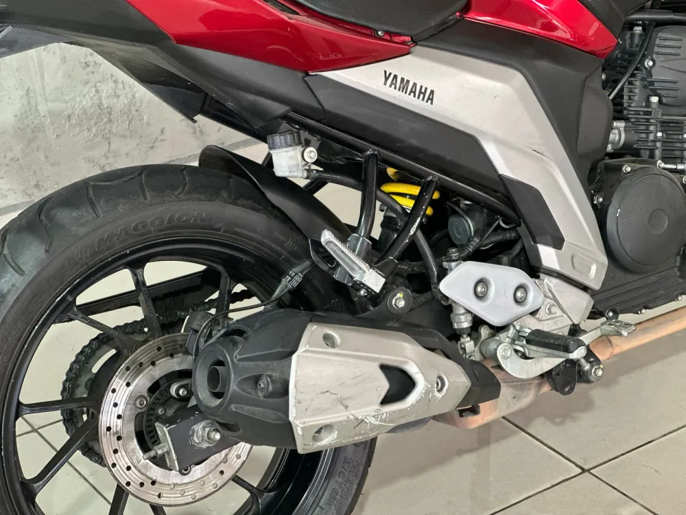 YAMAHA FZ25