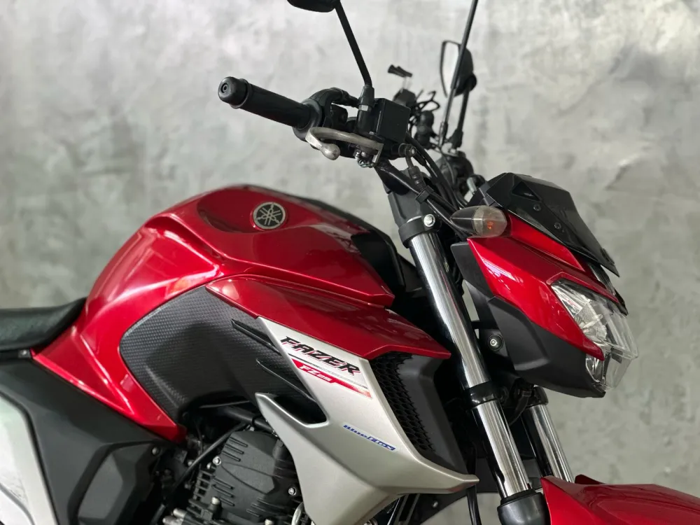 YAMAHA FZ25