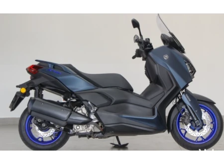 YAMAHA XMAX