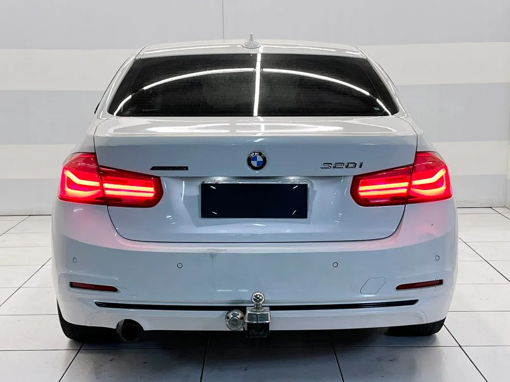 BMW 320i