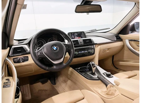 BMW 320i
