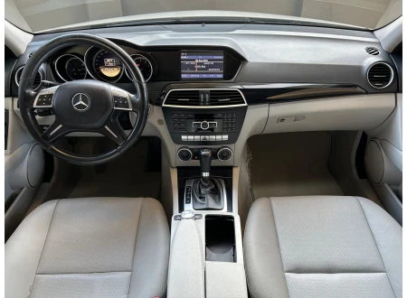 Mercedes-Benz C-180