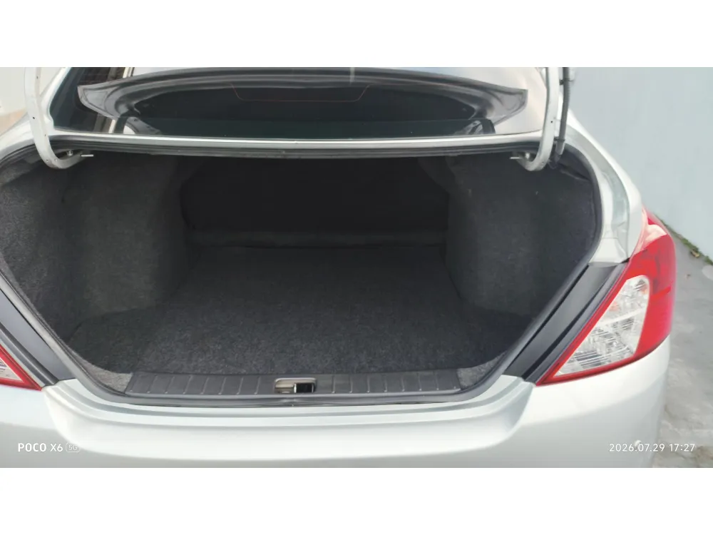 Nissan VERSA