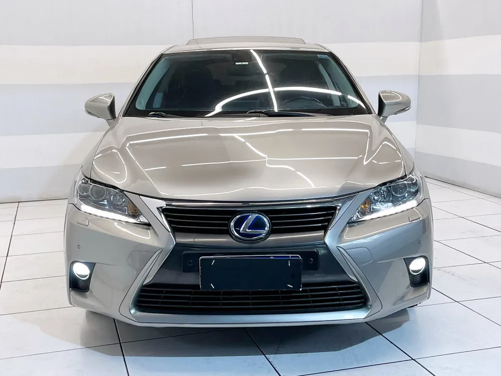 Lexus CT200h
