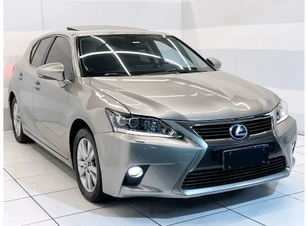 Lexus CT200h