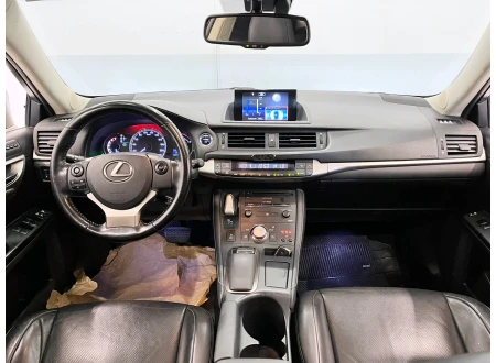 Lexus CT200h