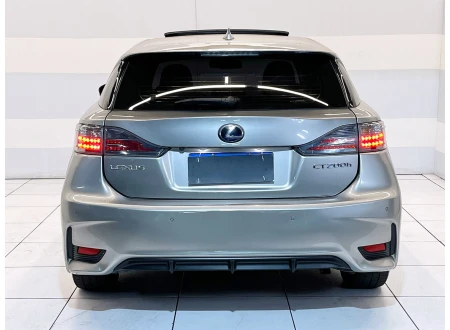Lexus CT200h