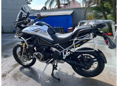 TRIUMPH TIGER